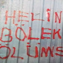 DHKP/C de kimmiş? Örgüt lehine duvarlara yazılar yazan CHP'li gençler üç maymuna oynadı