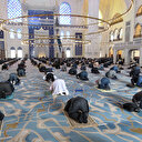 Çamlıca Camii'nde sosyal mesafeli Cuma namazı