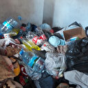 Ev 30 metrekare: Çöp 15 ton