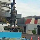 Sömürgecilerin heykelleri tek tek yıkılıyor: Yeni Zelanda’da şehre adı verilen İngiliz subayın heykeli kaldırıldı