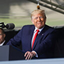 Trump siyahi Amerikalılardan gelen talepler üzerine seçim mitingi tarihini değiştirdi