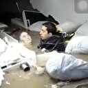 Adana'da su basan hastanenin bodrum katında mahsur kalan engelli kadını dalgıçlar kurtardı