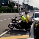 Bakan Soylu sınava geciken adayları yetiştiren Türk polisine teşekkür etti