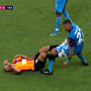 Da Costa'ya tekme atan Feghouli kırmızı kart gördü