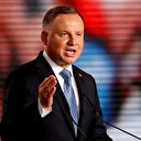 LGBT savunuculuğunu komünizmden tehlikeli bulan Polonya Cumhurbaşkanı Duda eşcinsellerin evlat edinmesini yasaklıyor