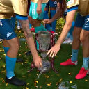 Kaptan Branislav Ivanovic Zenit'in şampiyonluk kupasını kırınca olanlar oldu