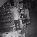 Marketten çaldıkları eşyaları başka markete satıyorlar