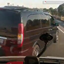 Trafikte çakarlı araç dehşeti: Yol kesip adam yaraladı iddiası