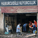 Giresun'da sel felaketi: Kuyumcu çamur içinde altınlarını aradı