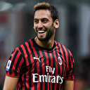 İtalyan basını Hakan Çalhanoğlu'nu yere göğe sığdıramadı: 'Pastanın üstündeki kiraz'