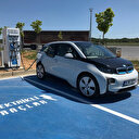 Elektrikli otomobillerin her 50 park yerinden birinde şarj istasyonu zorunlu olacak