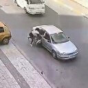 Esenyurt'ta kapkaççı dehşeti: Çantasını aldıkları kadını metrelerce sürüklediler