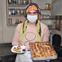 Kayısılı baklava yaptı talebe yetişemiyor: Yurt dışına da gönderiyorlar