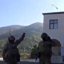 Azerbaycan ordusundan söylentilere son verecek paylaşım: Ecdatlarımızın bize yadigarı bu bayrak, artık Hadrut'un merkezinde asılı!
