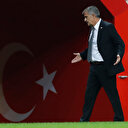 Şenol Güneş'in tercihleri Sırbistan maçında tartışma çıkardı