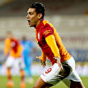 Falcao'nun tek rakibi Gomis