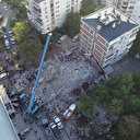 23 saat sonra gelen mucize kurtuluş: İzmir'deki depremde yıkılan Doğanlar Apartmanı enkazından anne ve 3 çocuğu çıkarıldı