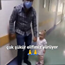 Enkazdan sağ çıkartılan minik Elif hastane koridorunda yürürken görüntülendi