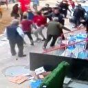 Esenyurt'ta tekmeli yumruklu ağaç kavgası kamerada