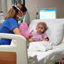 İzmir'de enkaz altından 65 saat sonra kurtarılan 3 yaşındaki Elif taburcu edildi