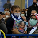 Cumhurbaşkanı Erdoğan'dan ailesiyle kongreye gelen minik kıza sürpriz