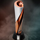 İstanbul'a özel hazırlanan Formula 1 Kupası sahibini bekliyor