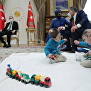 Cumhurbaşkanı Erdoğan'a sürpriz ziyaret: İngiltere'de ayrılan Antalyalı siyam ikizlerini kabul etti