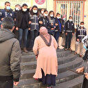 Diyarbakır'da bir HDP'li evlat nöbeti tutan annenin yüzüne tükürdü