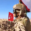Darbeci Hafter güçlerinin tatbikatında Türk bayrağı yere atılıp çiğnendi