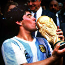 Futbol en sevilen oğlunu kaybetti: Diego Armando Maradona