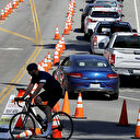 ABD'li zenginler kendi yerlerine koronavirüs test kuyruğunda bekleyenlere 80 dolar ödüyor