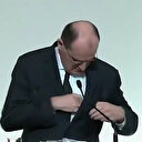 Fransa Başbakanı Castex gözündeki gözlüğü aradı