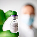 Pfizer ve BionTech 2020 aşı üretim hedefini yarıya düşürdü
