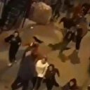 Sokağa çıkma kısıtlamasını ihlal ettiler: Polis aracını görünce çığlık çığlığa kaçtılar