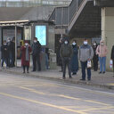 Sokağa çıkma kısıtlamasından muaf olanların otobüs çilesi: Bir buçuk saattir otobüsü bekliyorum