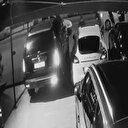 Lüks otomobilin 70 bin liralık farlarını 10 saniyede çaldılar