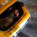 Polisleri şaşırtan manzara: Ceza yememek için bagaja girdi