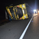 Afyonkarahisar'da 80 km hızla esen rüzgar beton direkleri yıkıp araçları devirdi