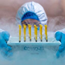 Pfizer/BioNTech aşısını taşımak için yolcu uçağını devasa bir dondurucuya dönüştürdüler