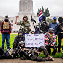 Trump destekçilerinden eyalet meclisleri önünde silahlı gösteri