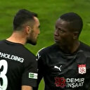 Kasımpaşa kazandı, Sivassporlu iki futbolcu birbirinin üzerine yürüdü