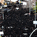 Koronavirüs önlemleri nedeniyle sınırları kapatan İsrail'de hahamın cenazesinde izdiham yaşandı