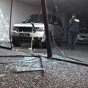 500 bin TL'lik lüks otomobili kırdıkları cam vitrinden çıkarıp çaldılar