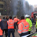 Kağıthane'de inşaat şantiyesinde korkutan yangın: Alevler binanın ön cephesini sardı