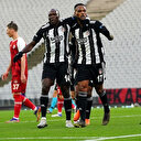 Larin ve Aboubakar yıldızlarla yarışıyor