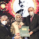 Akif milletine
hiç küsmedi