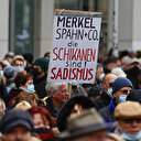 Almanlar 'Artık yeter' diyerek sokağa döküldü: Merkel yerine özgürlük istiyoruz