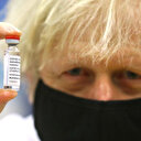İngiltere Başbakanı Boris Johnson 23 ülkenin askıya aldığı AstraZeneca aşısını yaptıracak