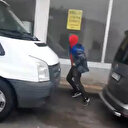 Genç kızın görüntülediği tacizci mavi montu ele verdi
