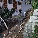 İstinat duvarı çöktü bina sakinleri deprem zannedip kendini sokağa attı